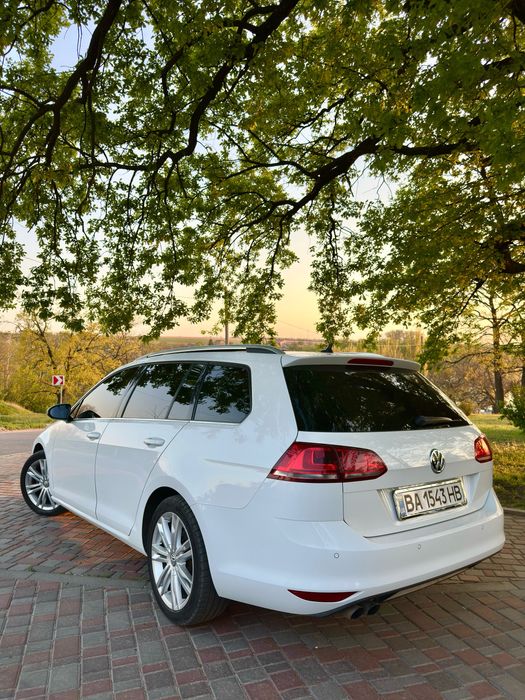 Продам Golf 7 2.0 TDI Highline Dynaudio
