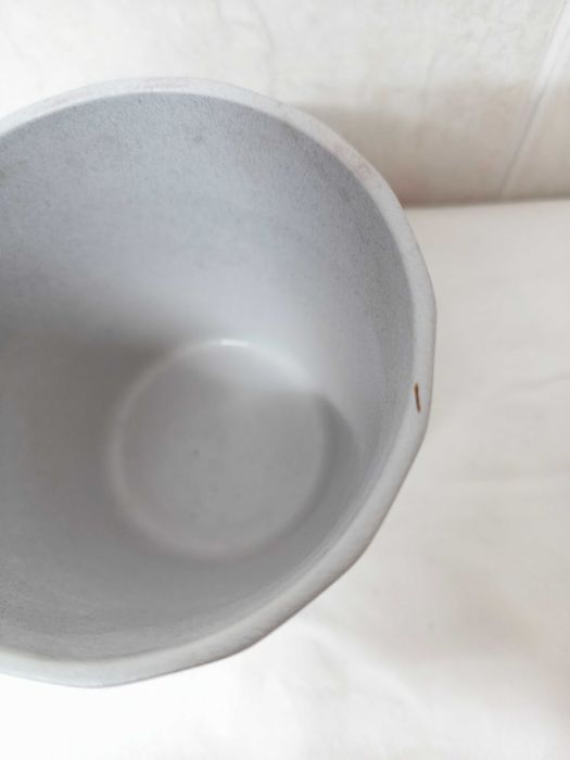 Vaso cinzento como novo