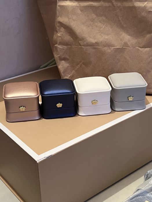 Коробочка для весільної каблучки Ювелірний футляр під кільце