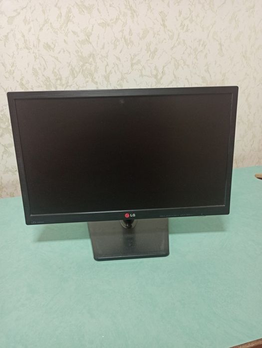 монітор LG 22EN33. б/в. недорого