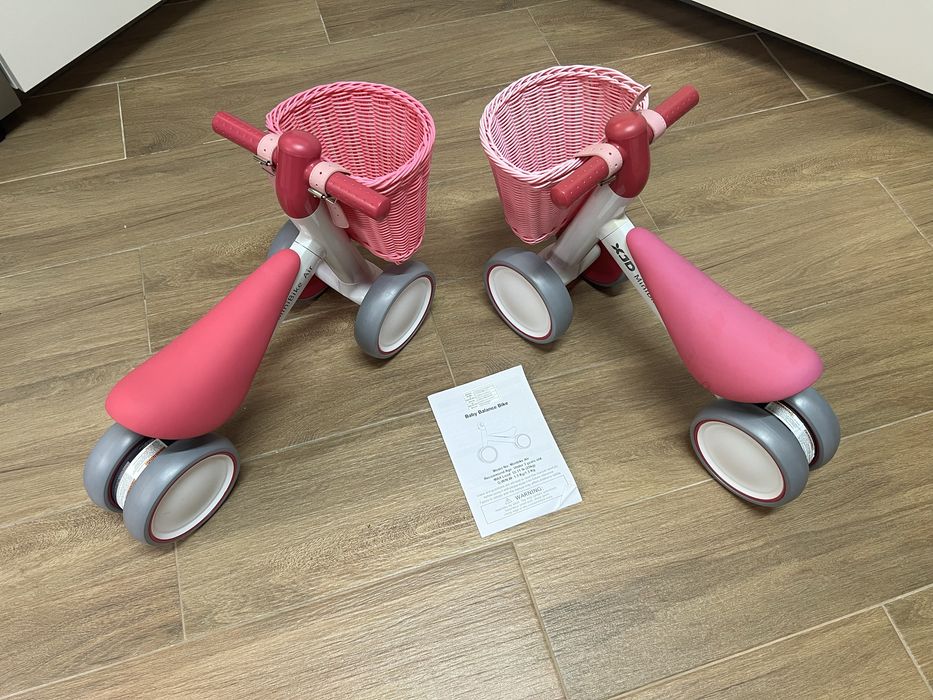 Bicicleta sem pedais  com cesto rosa extra incluído