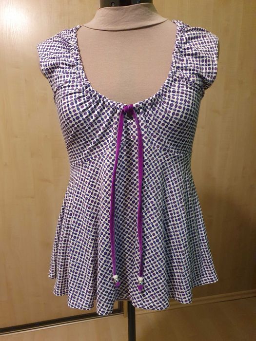 Bluzka ze ściąganym dekoltem