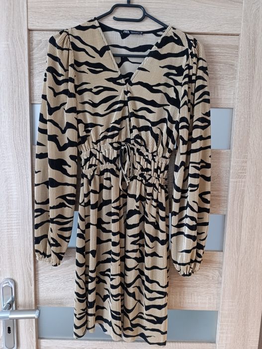 Sukienka zebra Zara