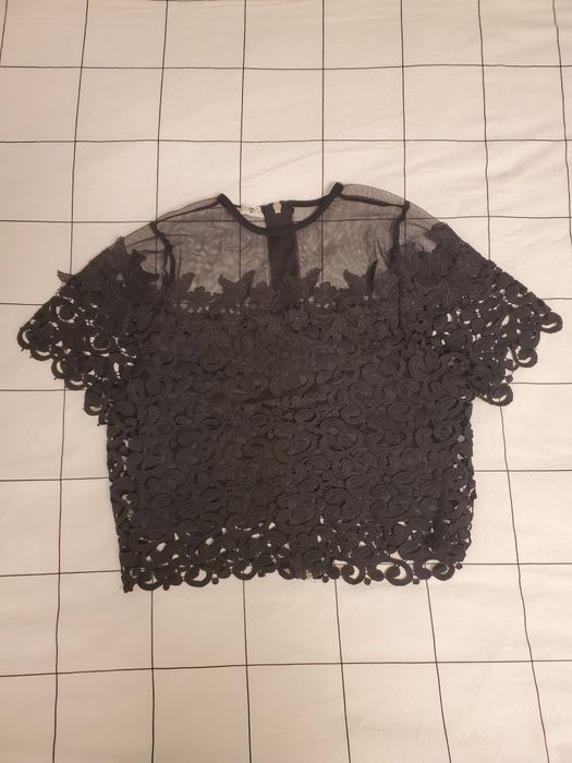 Blusa rendada talla M