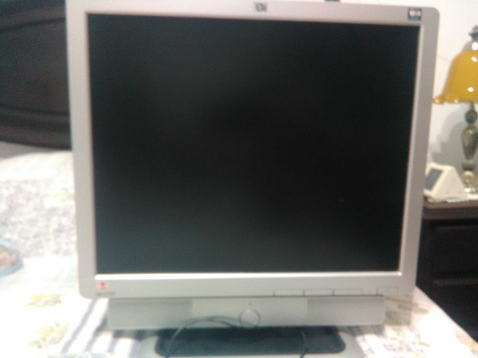 2 monitores, 2 teclados, 1 rato e colunas - ler descrição64585038543619121