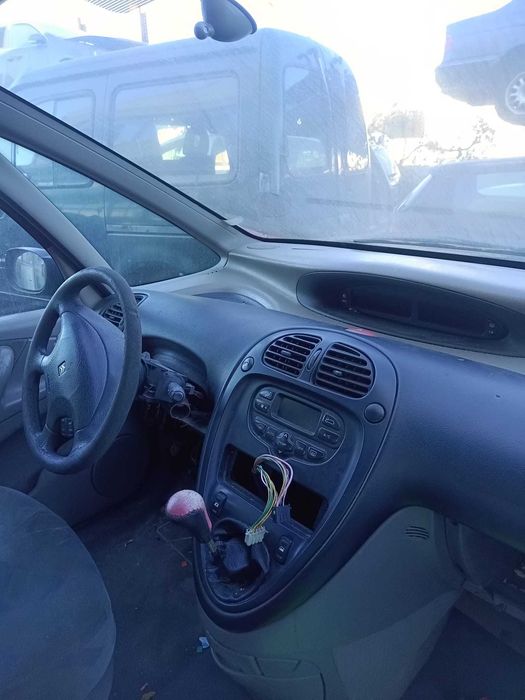 Xsara Picasso 2.0 veículo vendido às peças