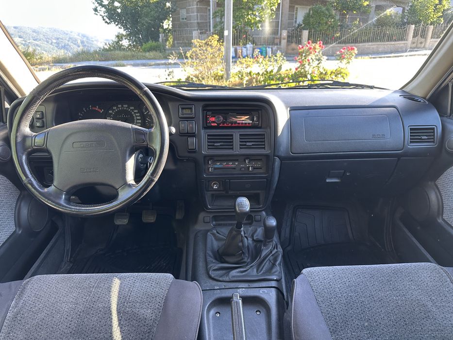 Troco Opel Frontera 2.5 TDS Nacional 5 Portas