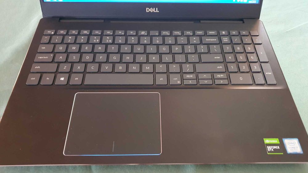 Dell Vostro 15 7590  I7-9750H/16GB/NV GF GTX 1650