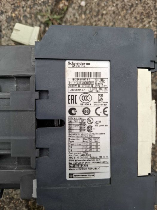 Stycznik mocy Schneider Electric TeSys D 80A / 37kW (LC1D80)