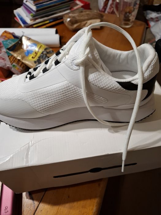 Продам кросівки CK