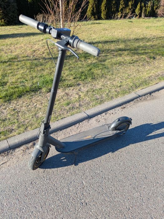 Hulajnoga elektryczna ninebot g30 prędkość maksymalna 30 km/h
