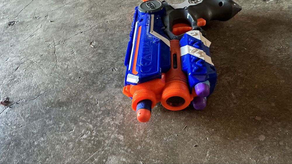 Nerf com mira laser