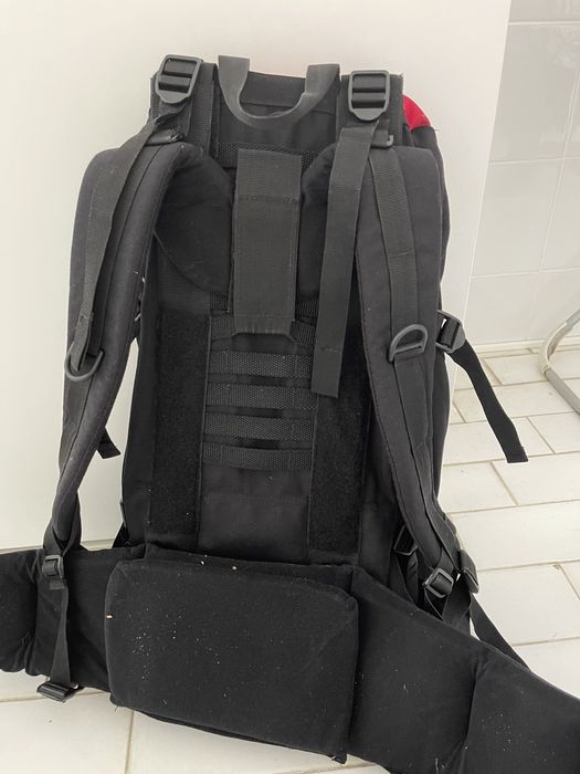 Mochila de 60L em bom estado