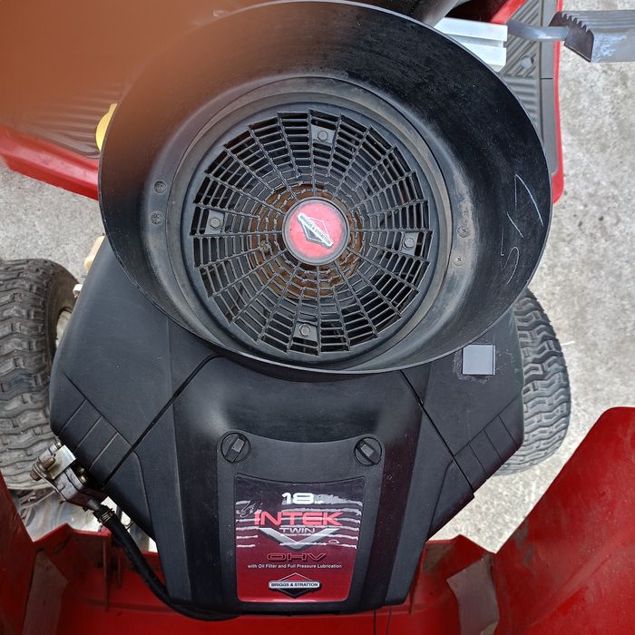 Silnik Briggs 18 HP 2V sprawny poma oleju