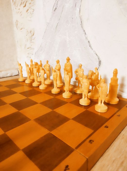 Продам шахматы .