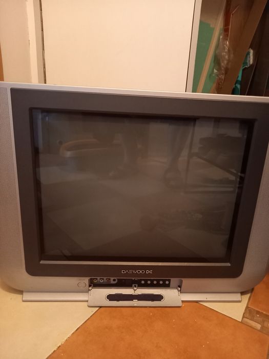 Stary telewizor oddam za darmo