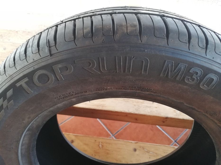 Pneu 215/60R16 99H novo