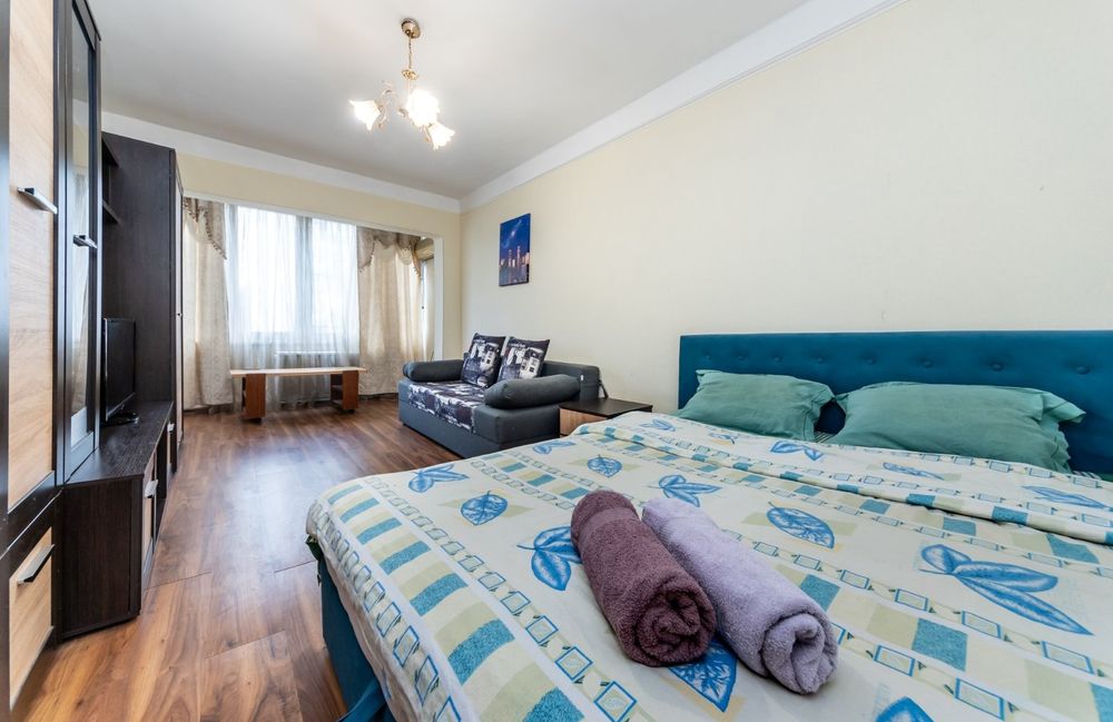 Подобово,погодинно, 2к. метро Лівобережна 5 хв пішки