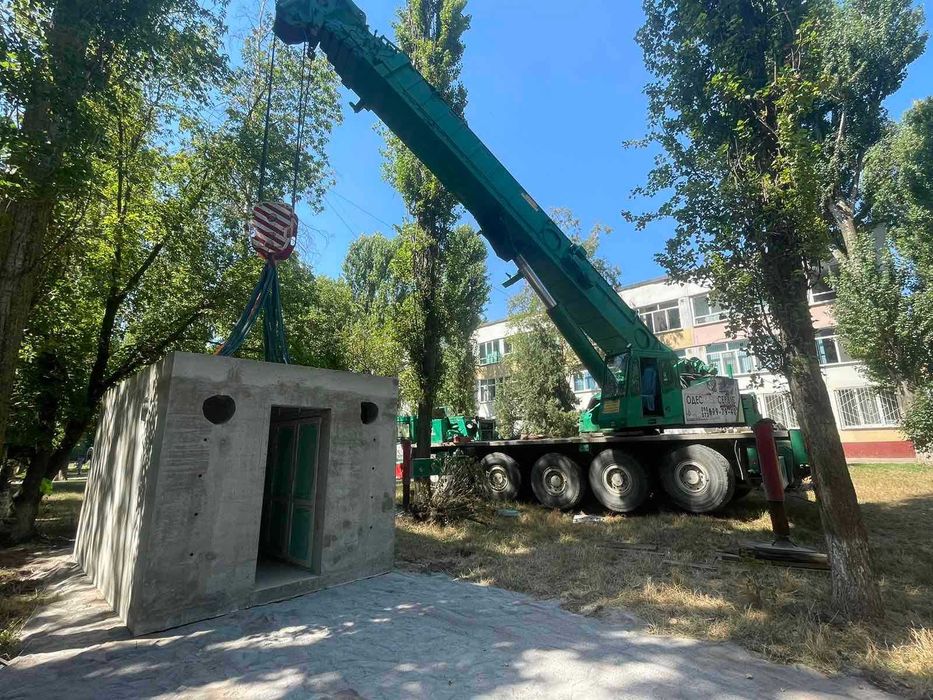 Крани автомобільні та гусеничні в оренду вантажопідємністю 45-200 тонн