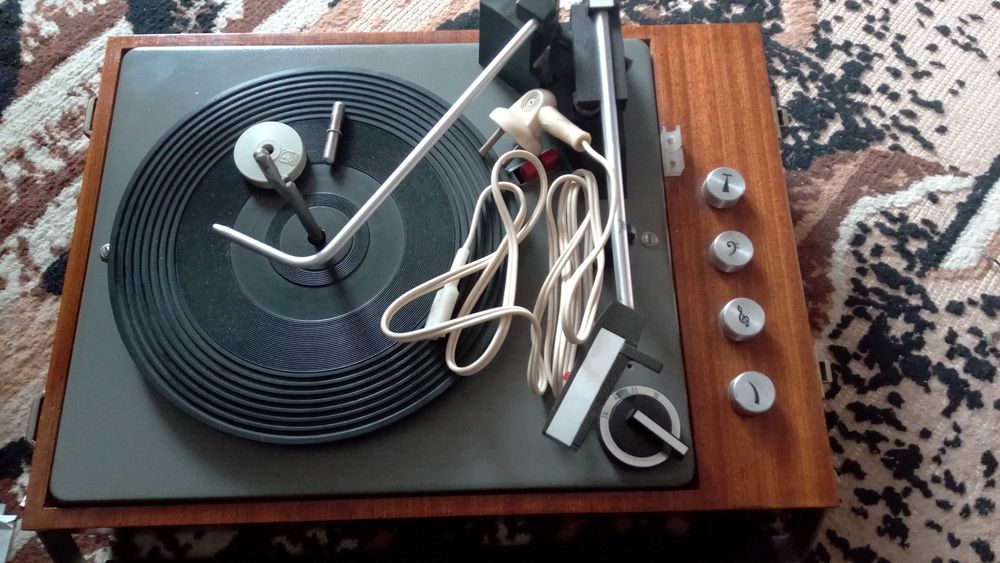 Sprzedam gramofon UNITRA Fonika