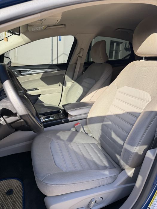 Ford Fusion Hybrid 2017 SE