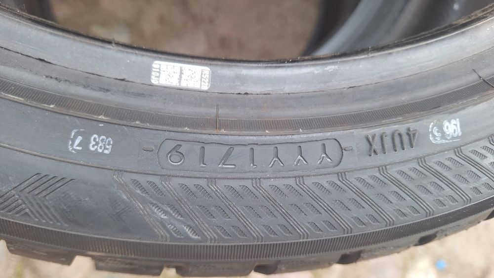 Opony Yokohama BluEarth-4S  245/40R28