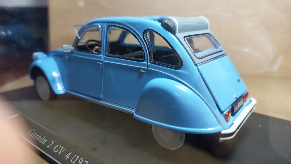 Citroen 2 CV 4 (1976) 1:24