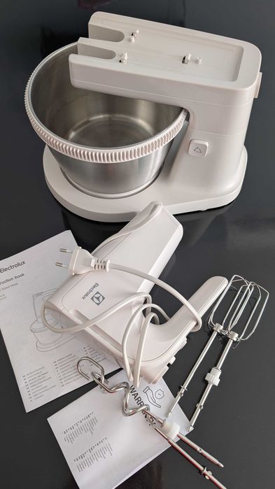 Кухонний міксер Electrolux ESM4W