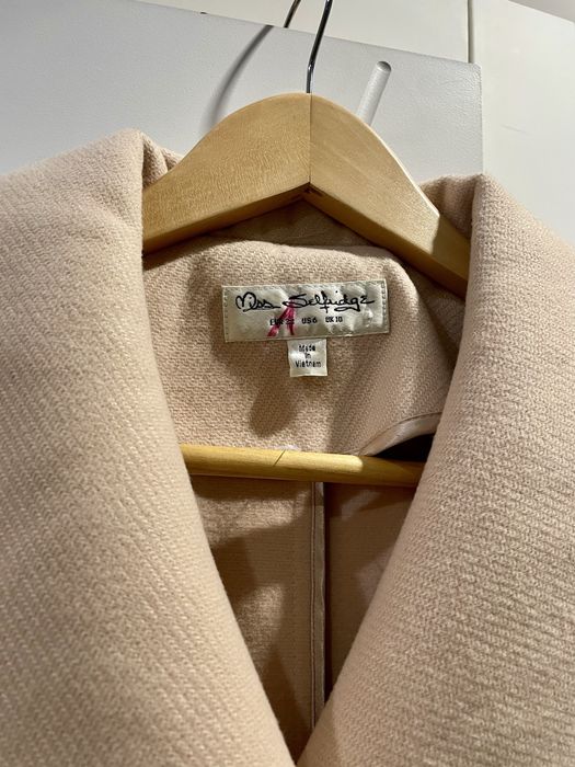 Пальто бежеве жіноче на кнопках під пояс (розмір 10/s)