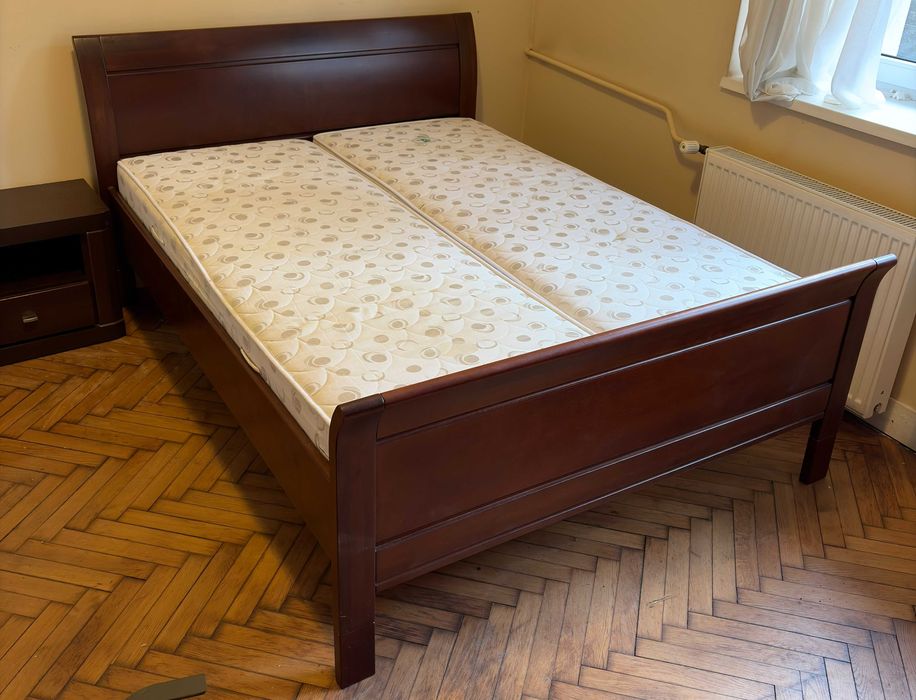 łóżko drewniane 140 x 200 - szafki nocne i materace gratis - cena do negocjacji