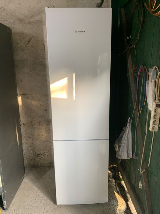 Холодильник  BOSCH