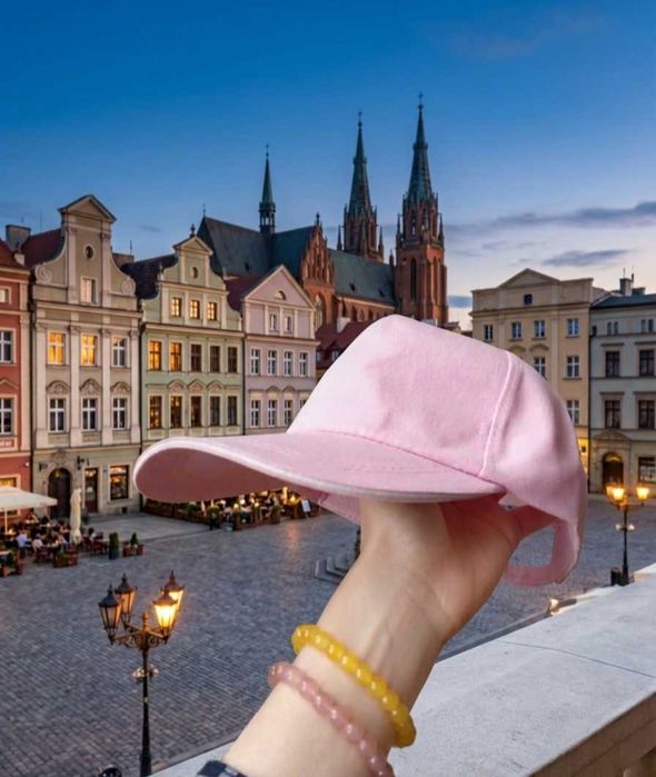 Jasnoróżowa czapka z daszkiem / Bejsbolówka – NOWA