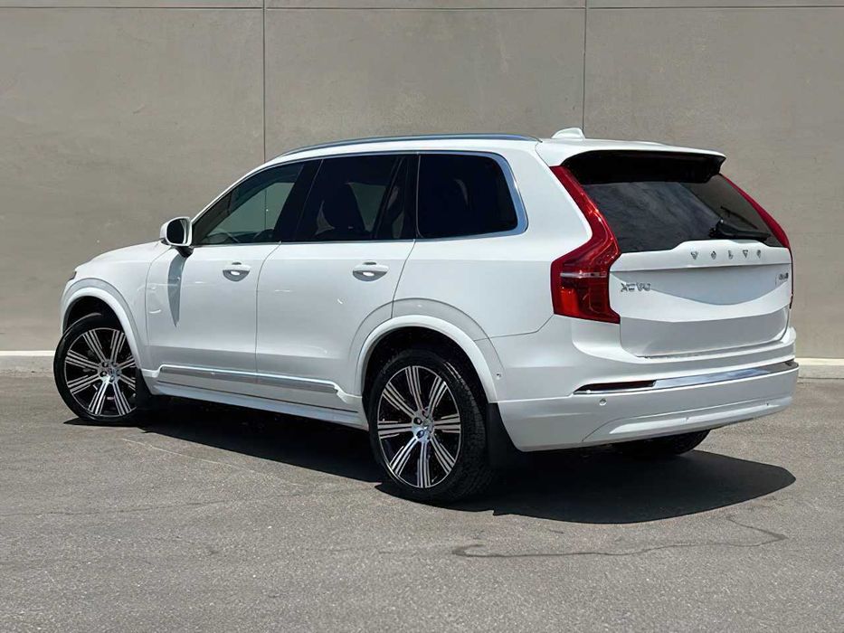 Volvo XC90 B6      2024