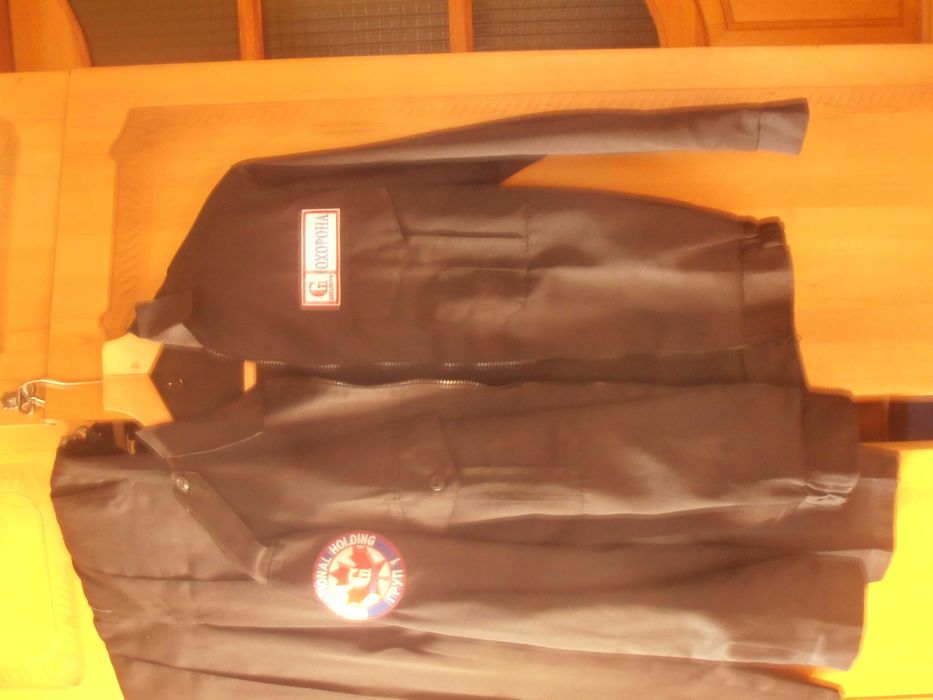 Продам форму охранника черного цвета.