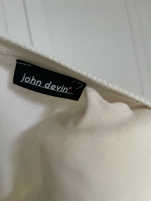Sweter męski w serek XL
