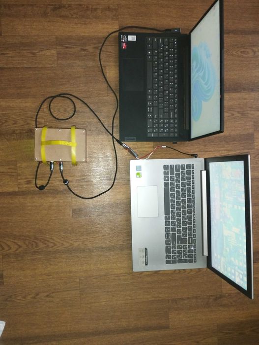 Дуже потужний Power Bank. Заряджає 2 ноутбуки одночасно.