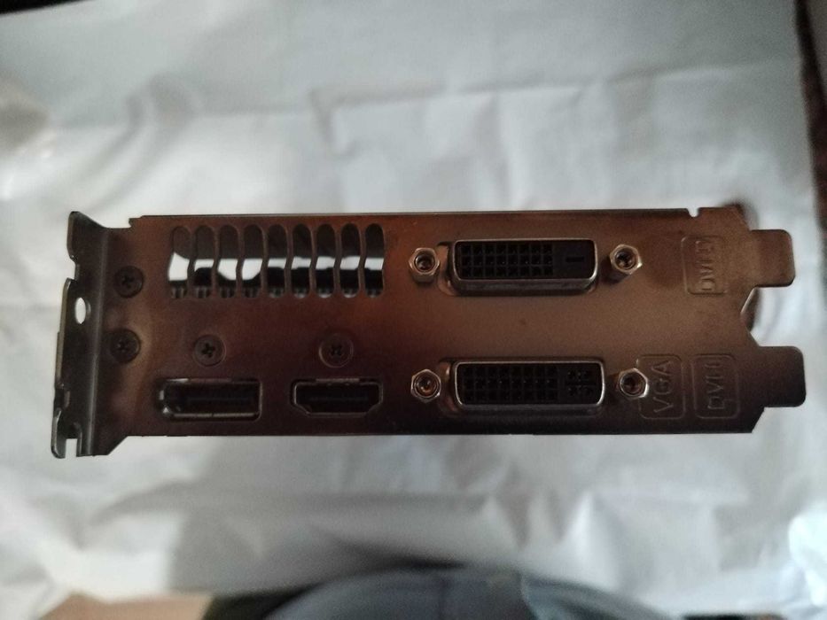 ASUS NVIDIA GeForce GTX 660 Ti DirectCU II – 2 GB GDDR5