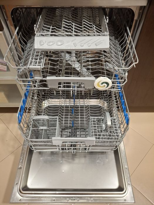 MÁXIMA CAPACIDADE: Máquina Loiça Candy Inox 16 Conjuntos