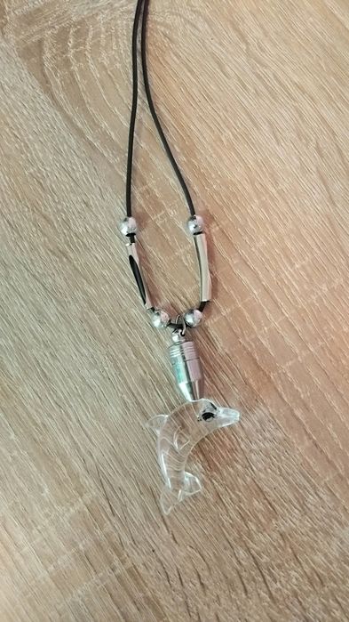 Wisiorek delfin, sekretnik na drobną pamiątkę