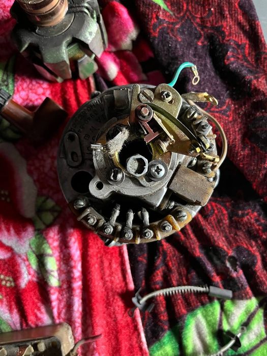 Генератор 12V на мж планета 5 в зборі в хорошому стані