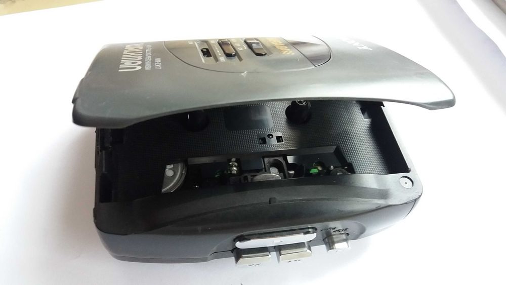 Sony Walkman WM EX-17 Cassette Player lata 90-te