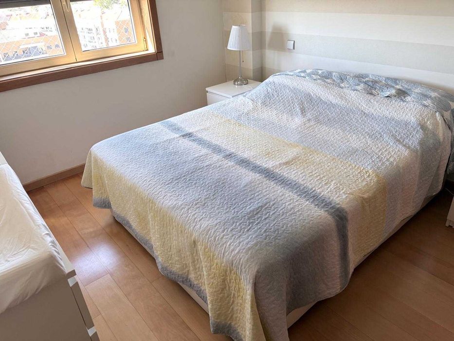 Cama IKEA está nova