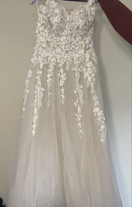 Piękna suknia ślubna