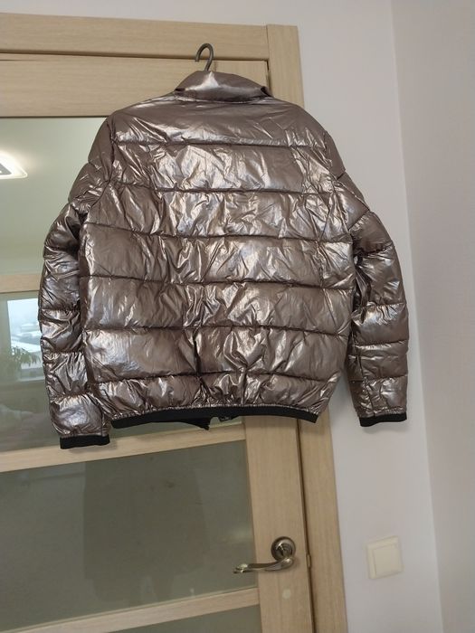 Куртка, розмір L, нова