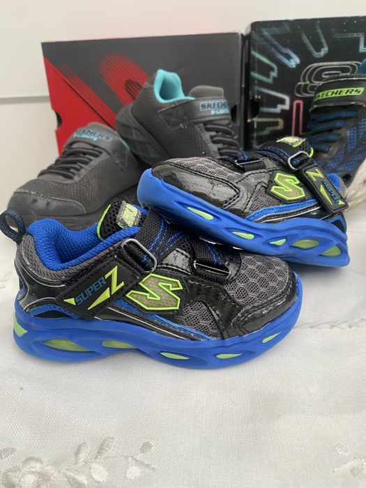 Tenis Skechers Lights 23