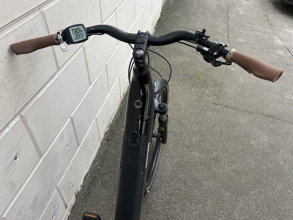 Електровелосипед Cannondale Adventure Neo 28