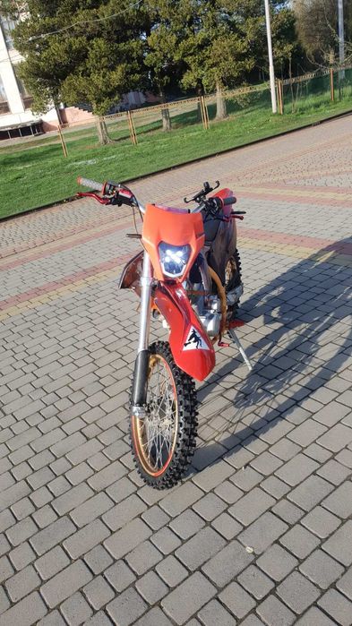 Продам мотоцикл 250куб