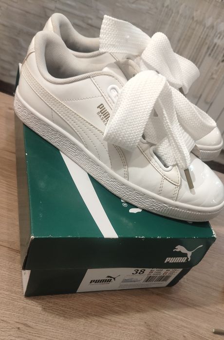 Białe sneakersy Adidasy Puma Basket z kokardami 38