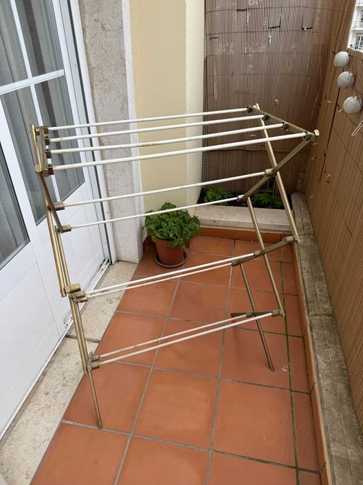 Estendal Branco e Dourado