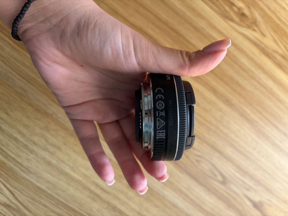 Обєктив Canon 24mm